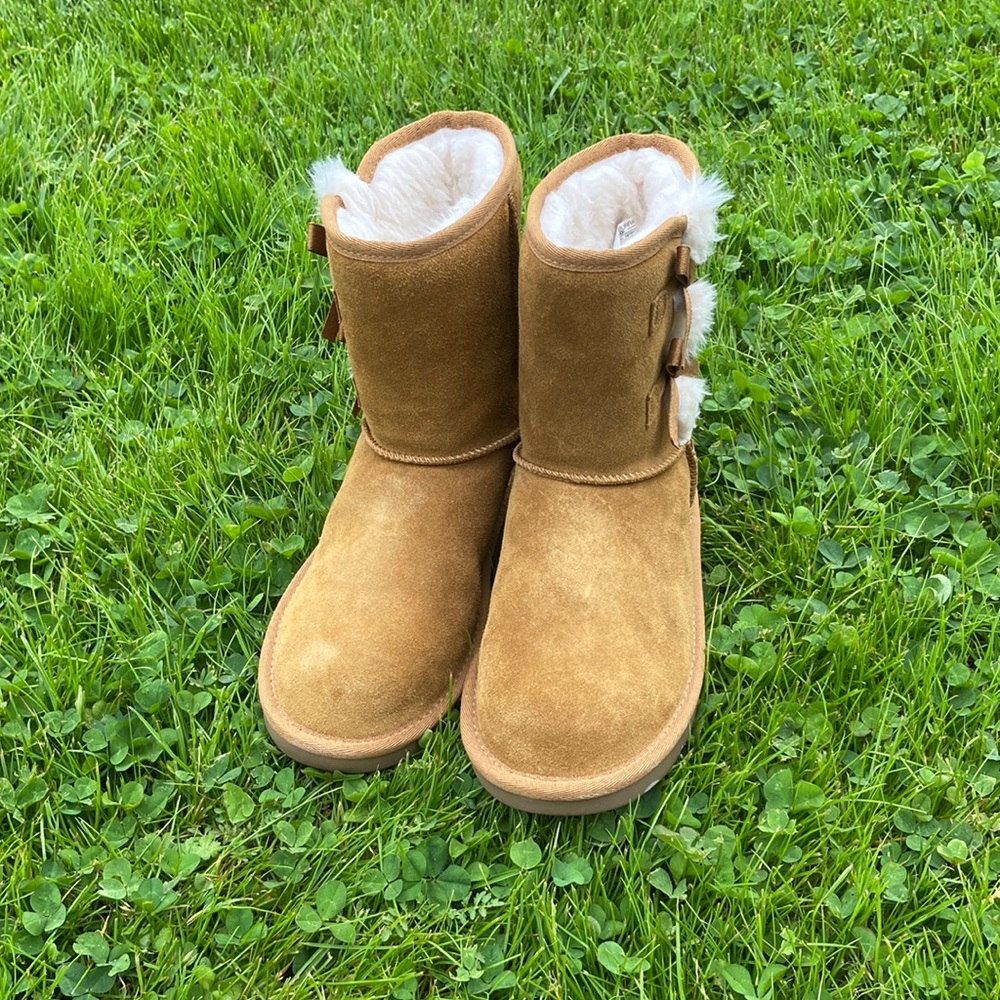 Koolaburra by UGG size 4 bootl